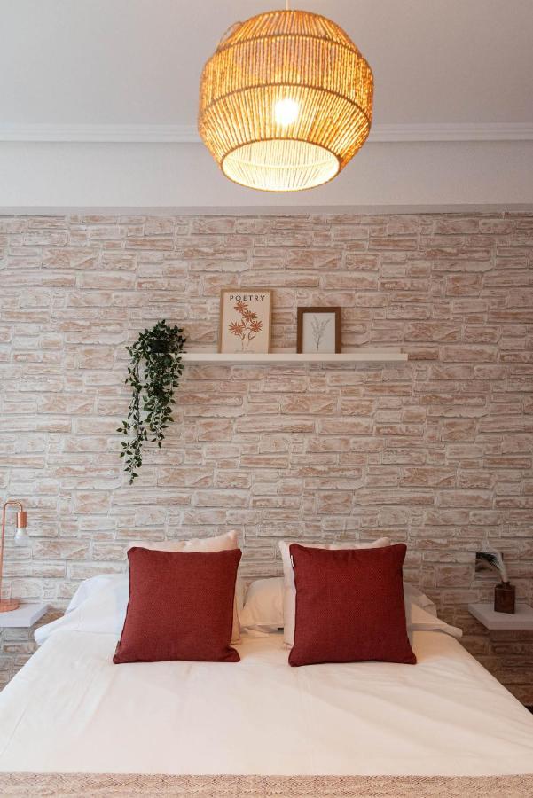 Amplia Vivienda Con Garaje Lägenhet Vigo Exteriör bild