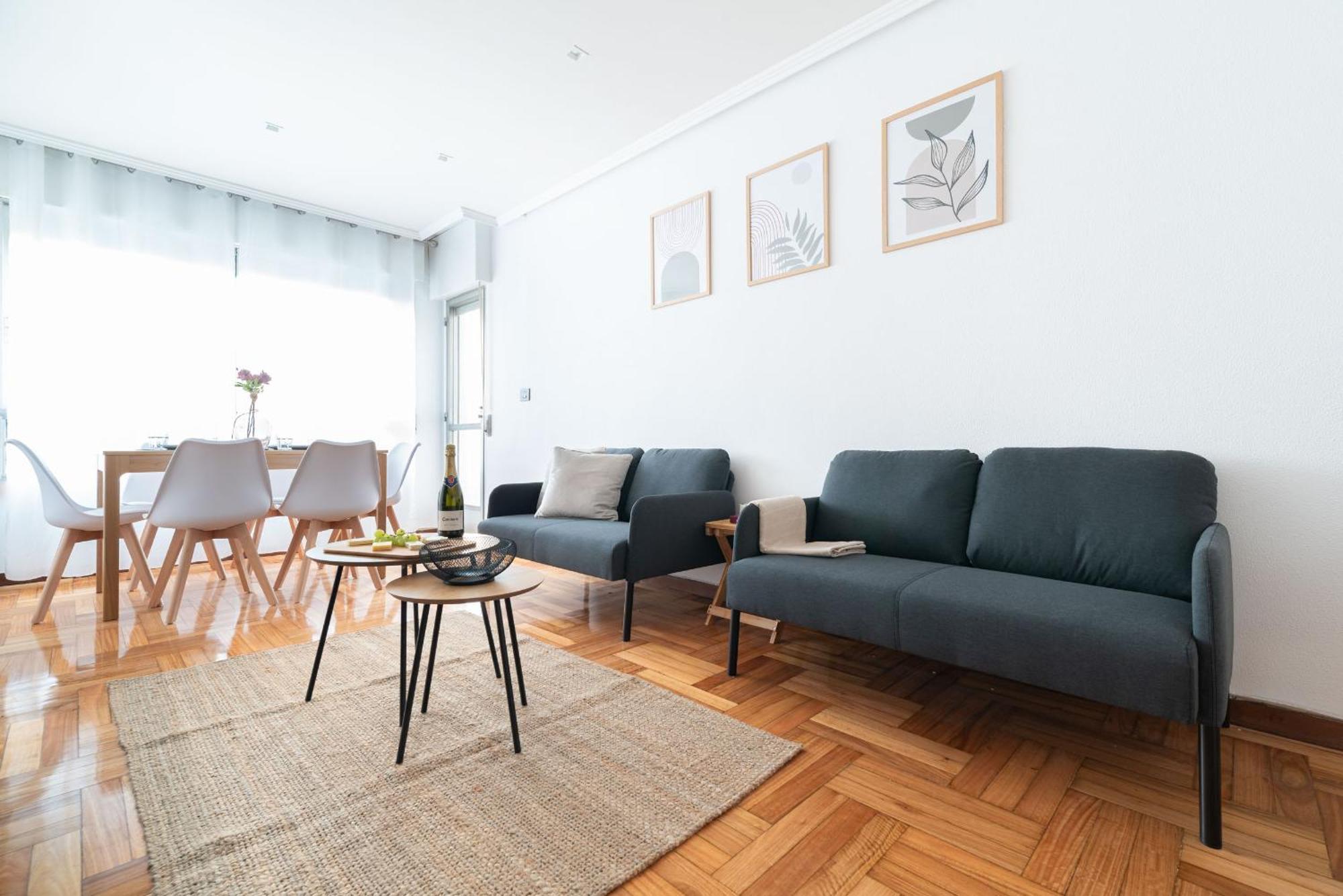 Amplia Vivienda Con Garaje Lägenhet Vigo Exteriör bild