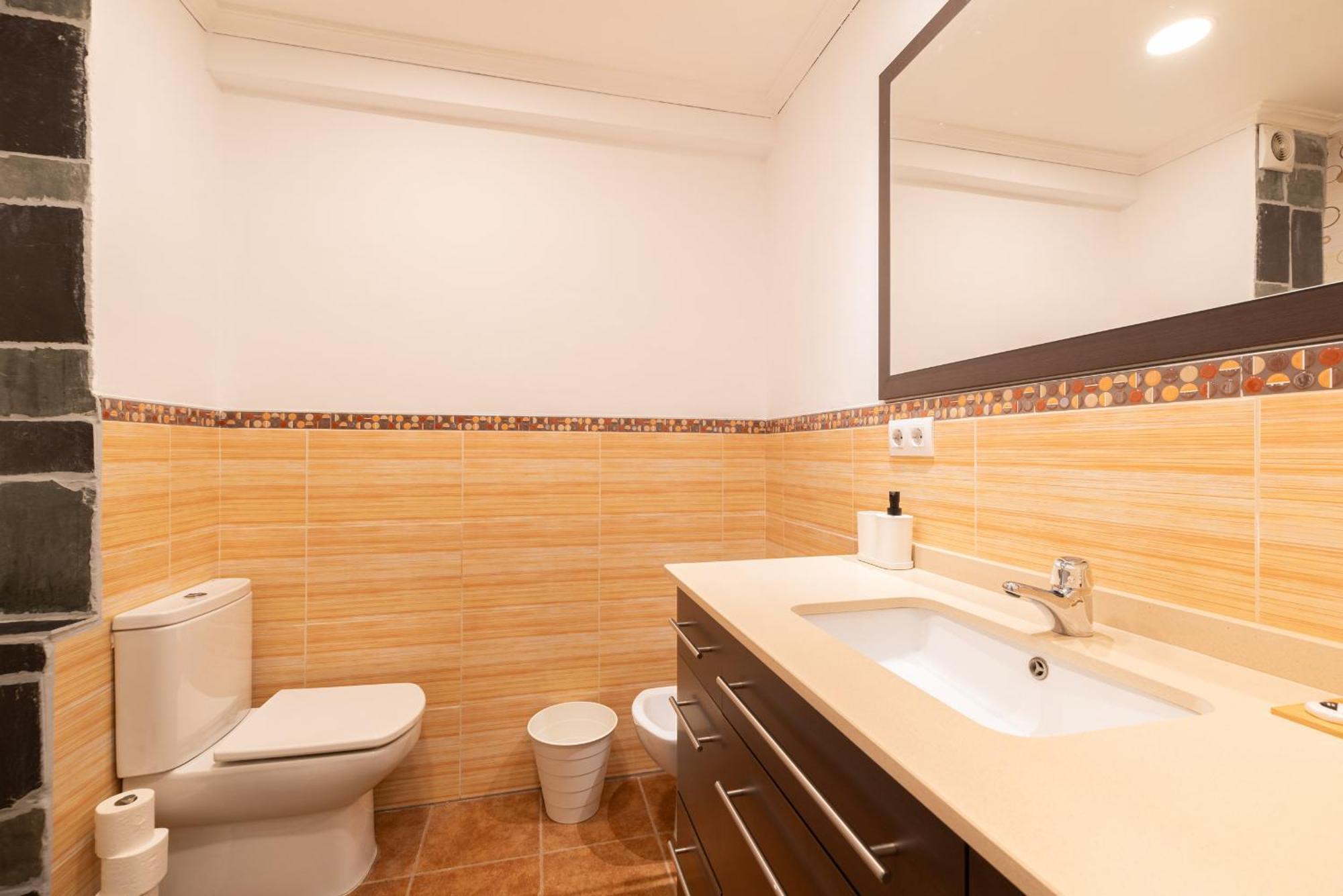 Amplia Vivienda Con Garaje Lägenhet Vigo Exteriör bild
