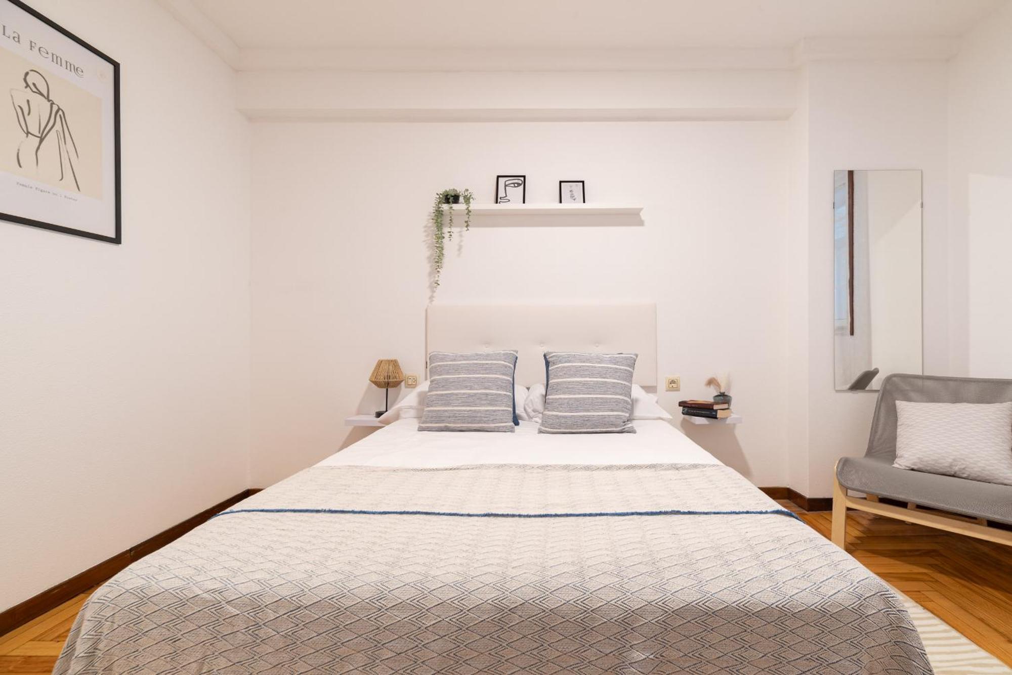Amplia Vivienda Con Garaje Lägenhet Vigo Exteriör bild
